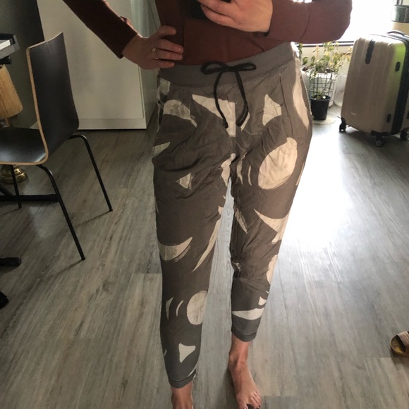 Lululemon joggers (no size - likely 2) - Picture 2 of 6